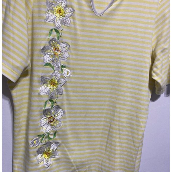 Quacker Factory Tshirt Womens XL Yellow Stripe Floral Embroidery Short Sleeve‎ - Picture 3 of 8
